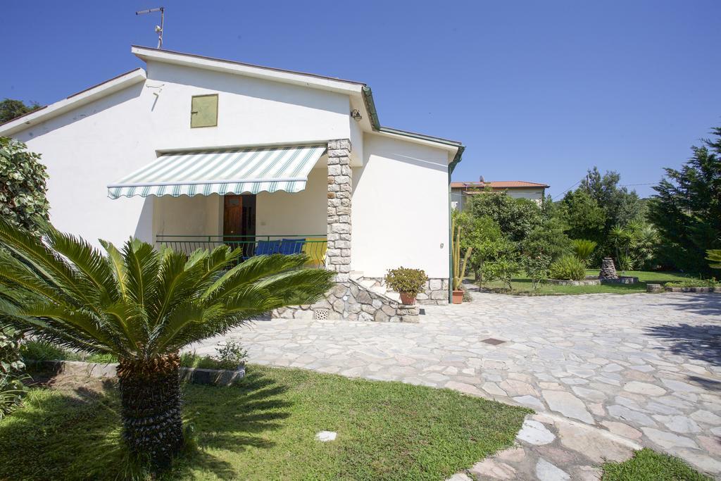 Villa Leo ポルトフェッラーイオ 部屋 写真
