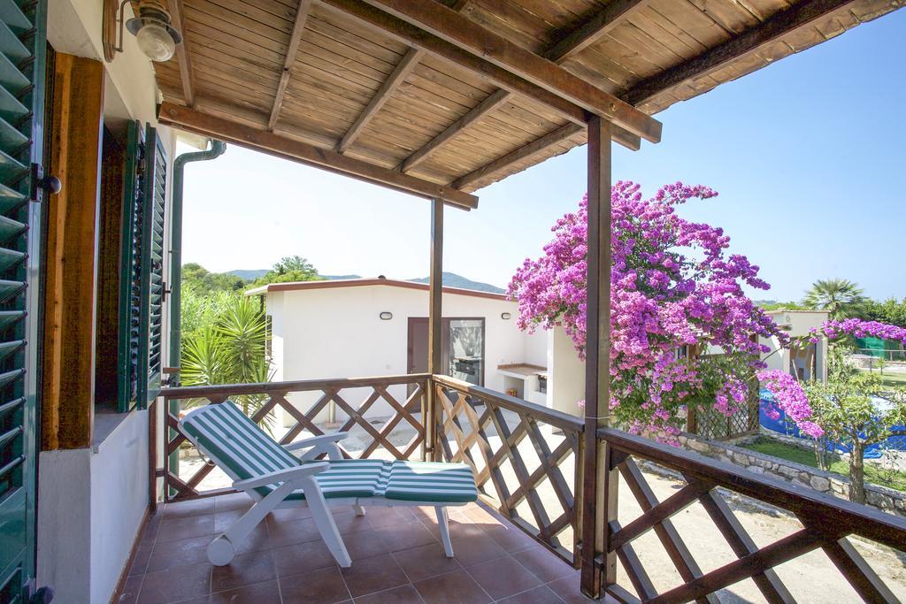 Villa Leo ポルトフェッラーイオ 部屋 写真