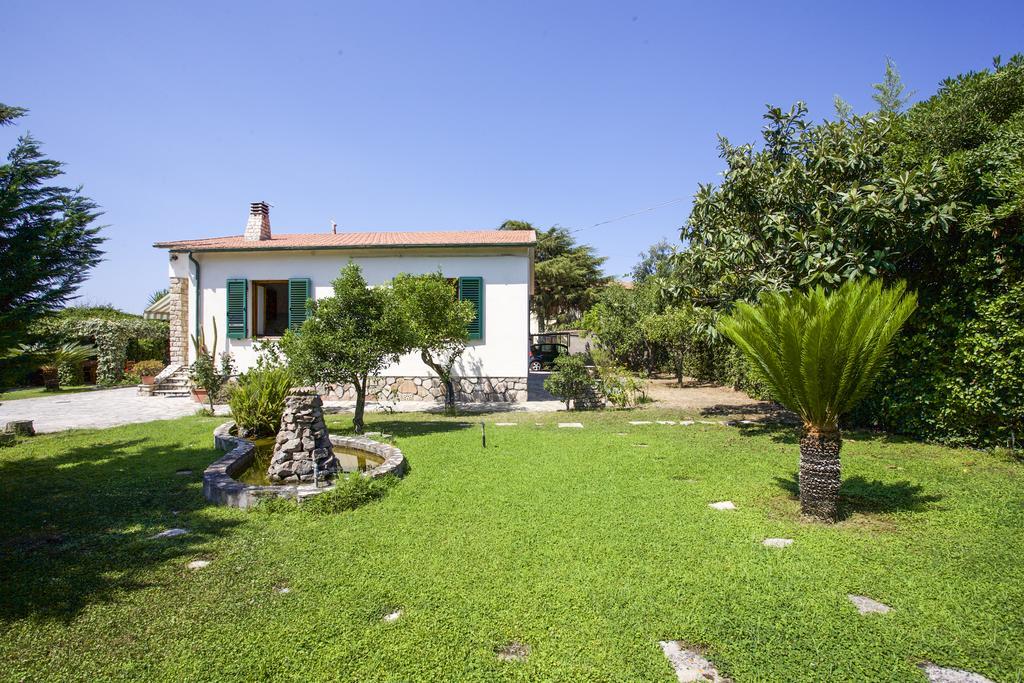 Villa Leo ポルトフェッラーイオ 部屋 写真